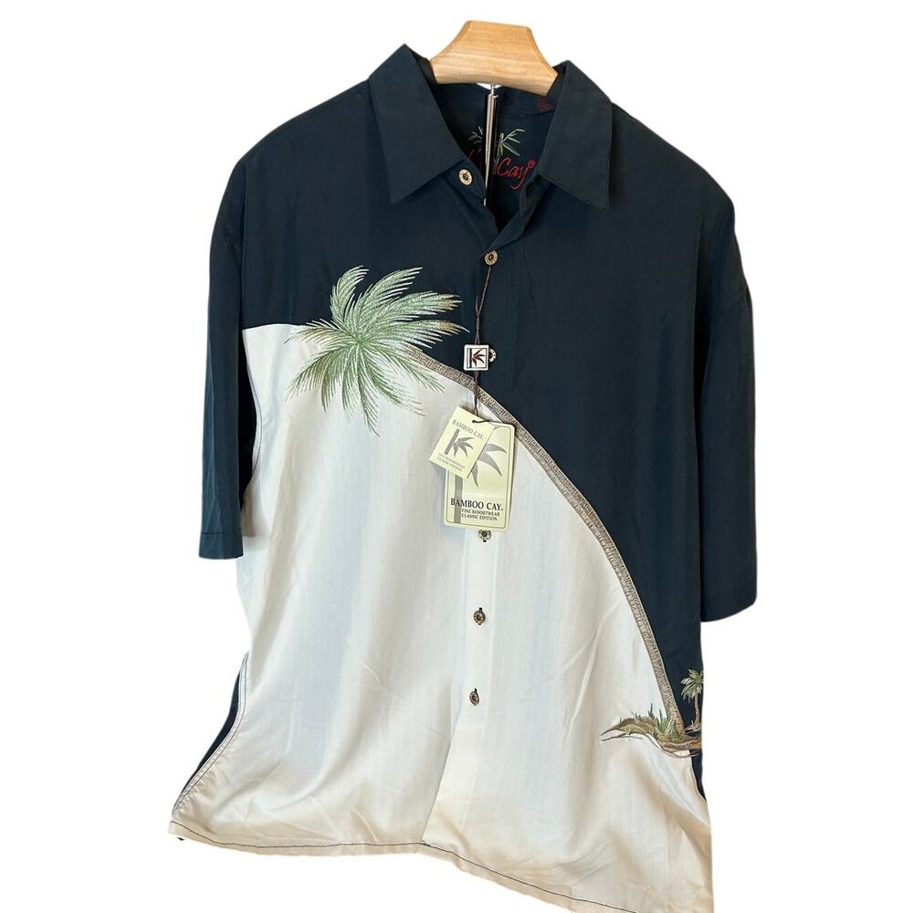 NWT Bamboo Cay Hurricane Palm shirt Palm tree embroidery & side vents sz large